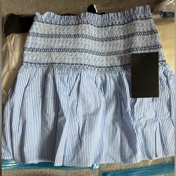 Tuckernuck Pomander Place Smocked Seersucker Palerma Skirt - Medium